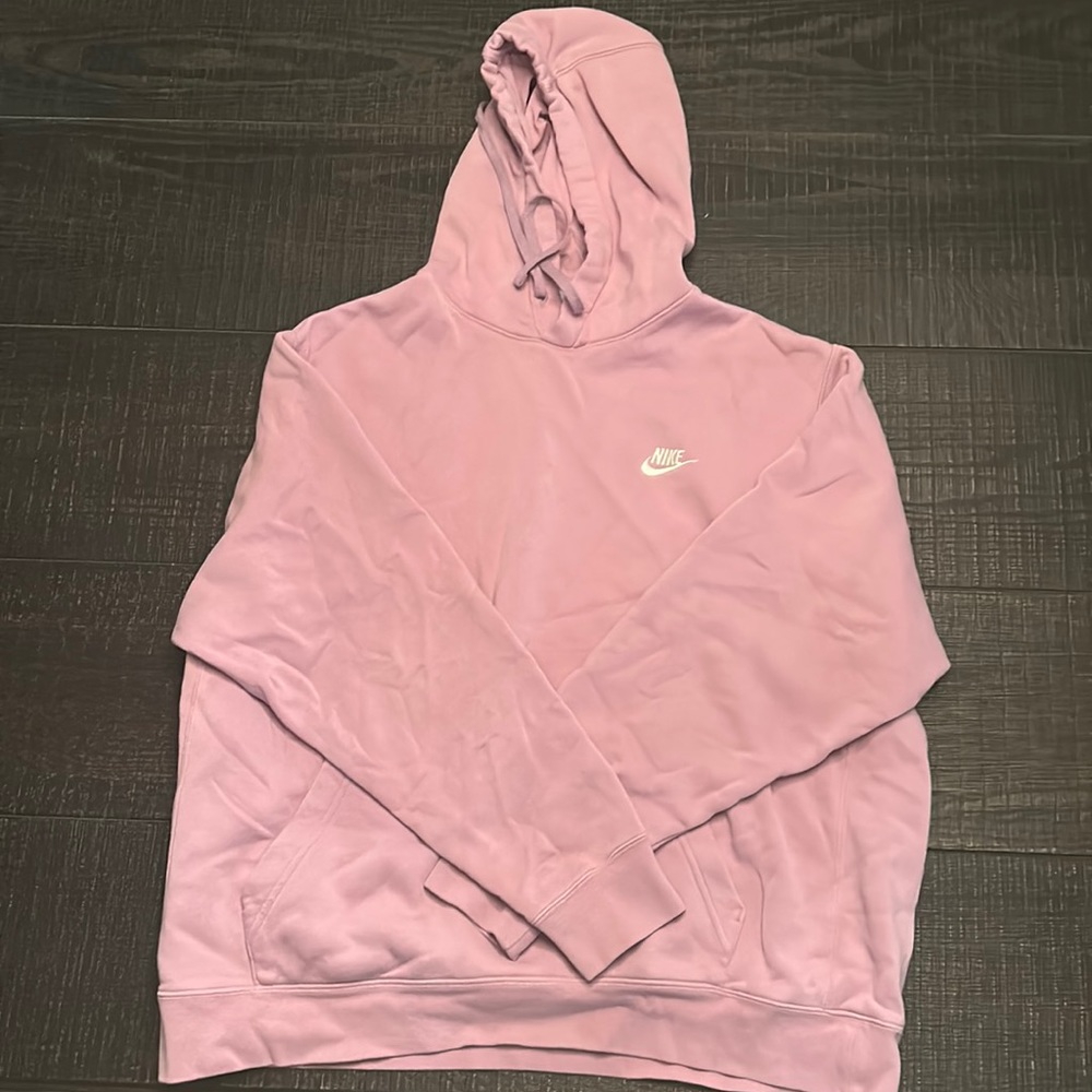 Nike Sportswear Club Fleece Size XL but fits a L